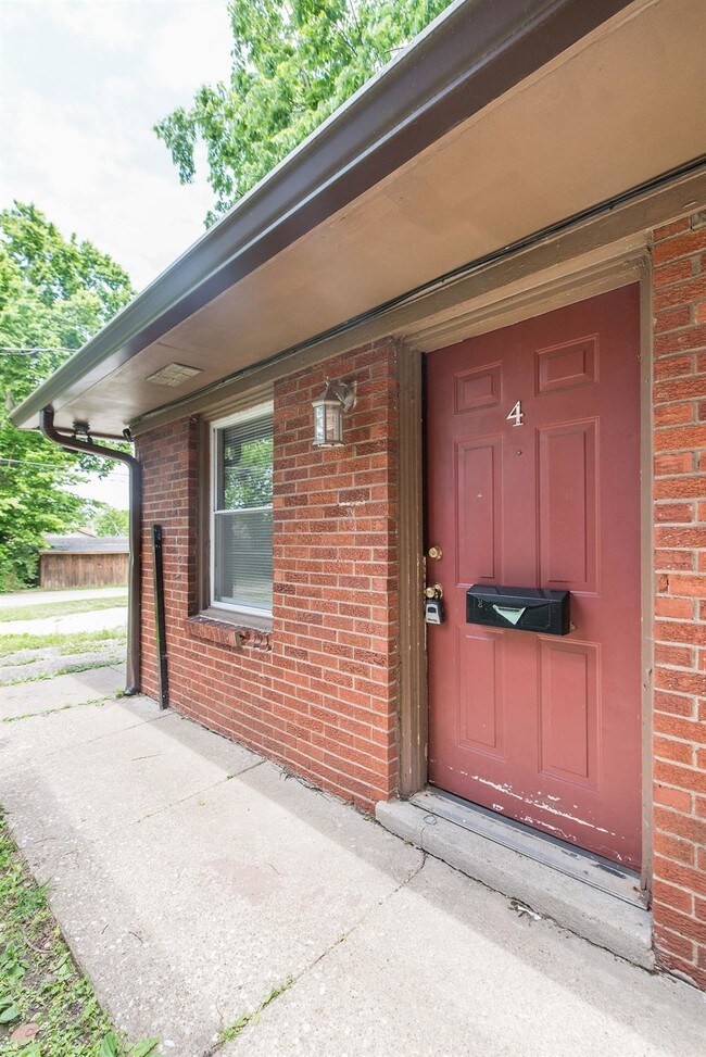 557 N Limestone-Unit -4 in Lexington, KY - Foto de edificio - Building Photo