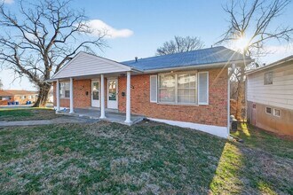 8908 Scottdale Ave in Jennings, MO - Building Photo - Building Photo