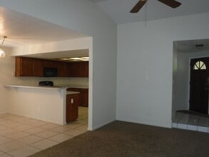 155 Danbury Dr in Redding, CA - Building Photo - Building Photo