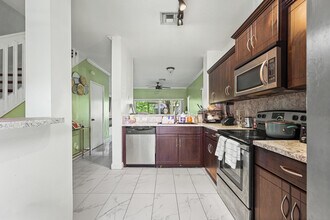 380 SW 122nd Ave in Pembroke Pines, FL - Building Photo - Building Photo