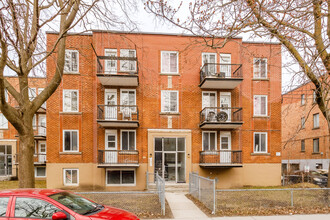 3925 Plamondon Av in Montréal, QC - Building Photo - Building Photo