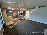 1451 E Beagle St in Meridian, ID - Foto de edificio - Building Photo