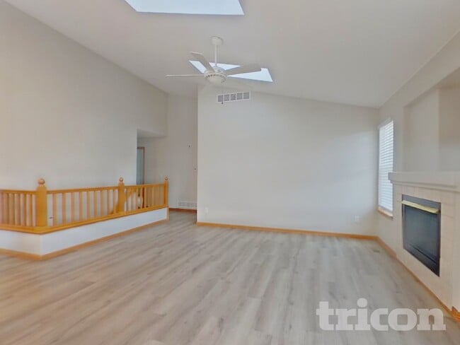 18298 E Baltic Pl, Unit E200 in Aurora, CO - Foto de edificio - Building Photo