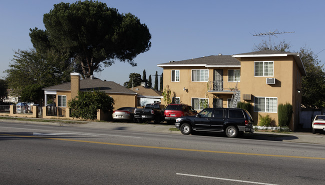 6400 Camellia Ave in North Hollywood, CA - Building Photo - Building Photo