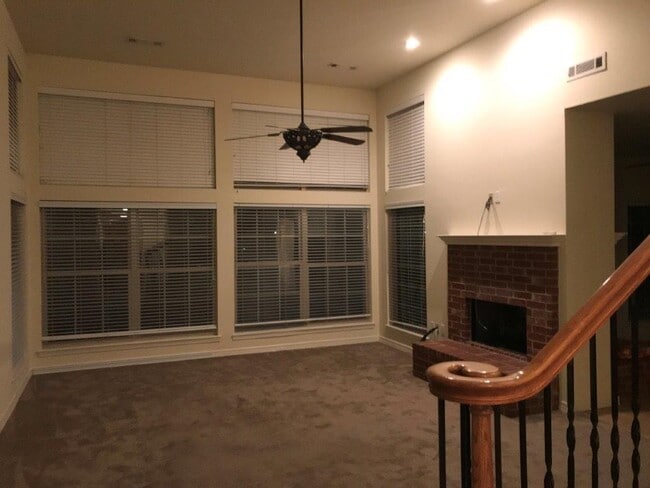 2507 S Greens Way in Rogers, AR - Building Photo - Building Photo