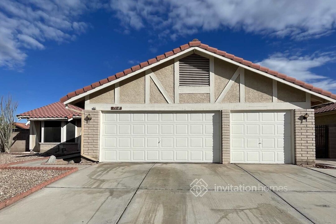 7360 Picardie Ln in Las Vegas, NV - Building Photo