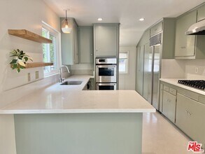 251 Monte Grigio Dr in Los Angeles, CA - Building Photo - Building Photo