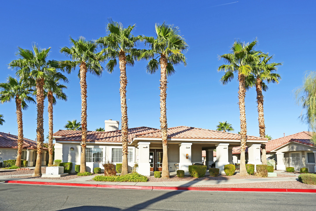 Sunrise Senior Village in Las Vegas, NV - Foto de edificio