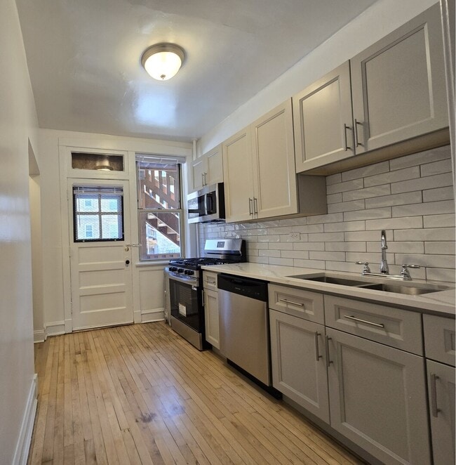 7419 N Paulina St in Chicago, IL - Building Photo - Building Photo