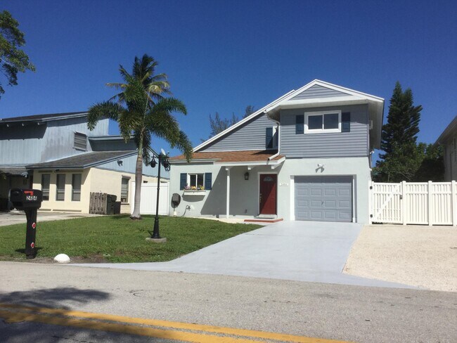 property at 2484 Southridge Rd