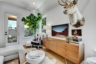 2909 Kuhlman Ave in Austin, TX - Foto de edificio - Building Photo