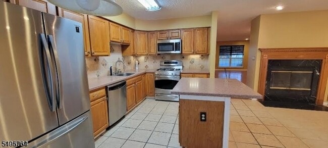 6 Cabot Way in Franklin Township, NJ - Building Photo - Building Photo