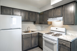 Park Chase Apartments in Philadelphia, PA - Building Photo - Interior Photo