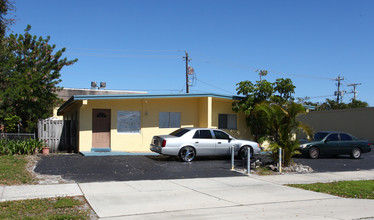 1920 Suwanee Ave in Ft. Myers, FL - Building Photo - Building Photo