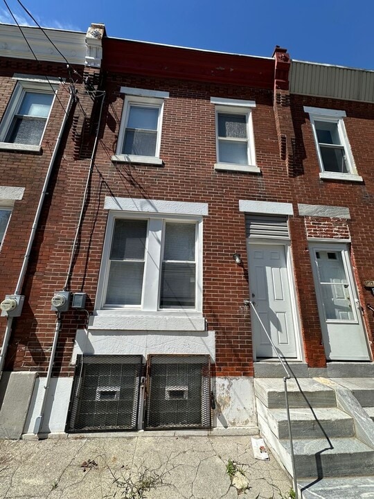 5626 Utah St in Philadelphia, PA - Building Photo