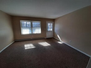 157 Main St in Deep River, CT - Building Photo - Building Photo