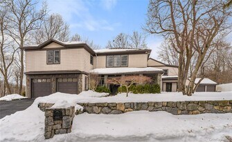 25 Eiler Ln in Irvington, NY - Building Photo