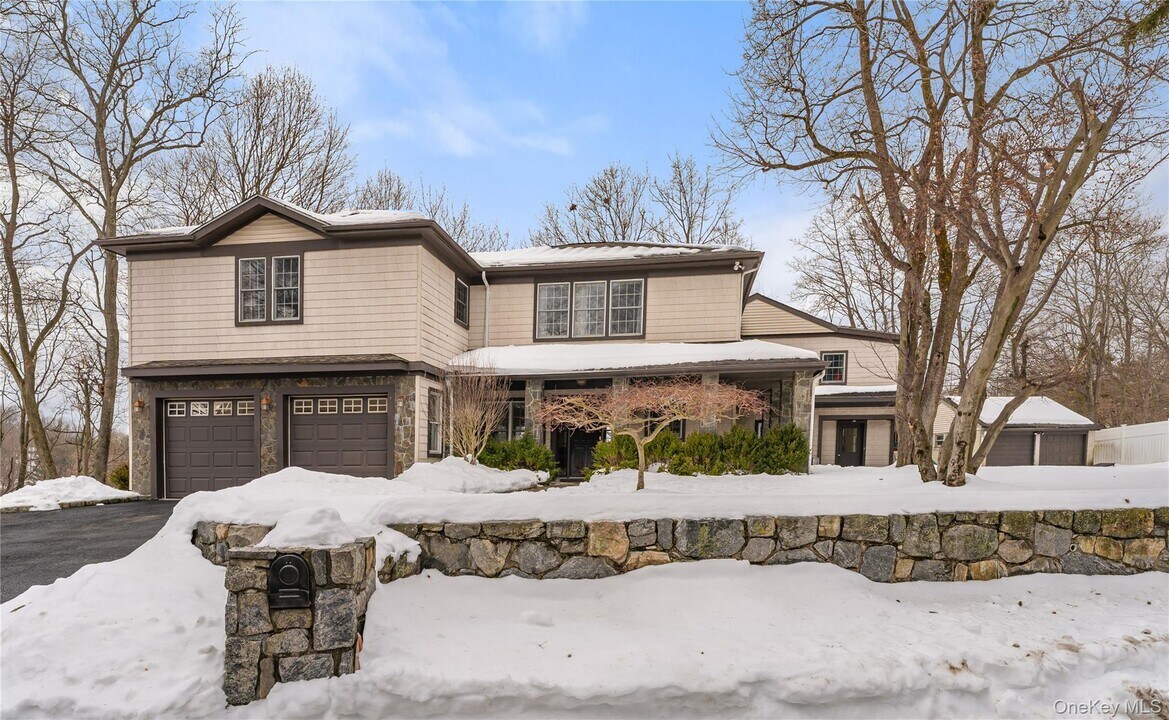 25 Eiler Ln in Irvington, NY - Building Photo