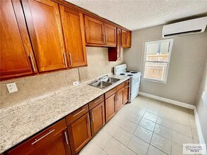 2615 E 32nd St in Brownsville, TX - Building Photo - Building Photo