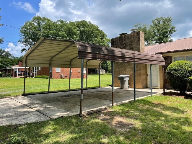 156 Gum St in Randleman, NC - Building Photo - Building Photo