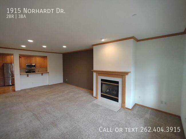 1915 Norhardt Dr in Brookfield, WI - Building Photo - Building Photo