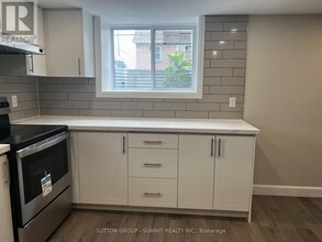 230 South Bend Rd E in Hamilton, ON - Building Photo - Building Photo