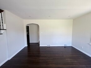 26 Orchard Ave in Pennington, NJ - Building Photo - Building Photo