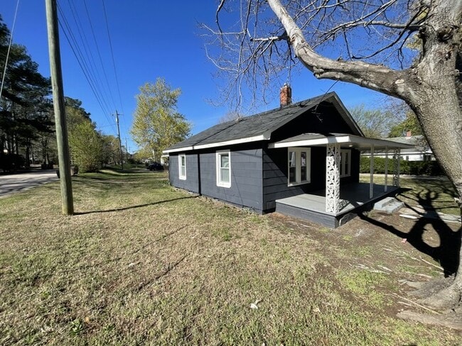 property at 322 E Perry Ave