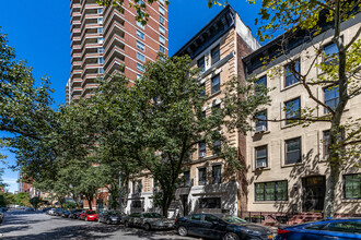 409-413 E 84th St in New York, NY - Building Photo - Primary Photo