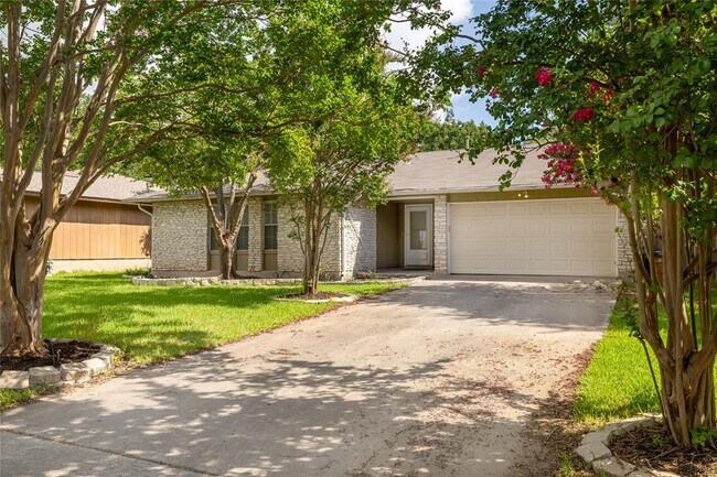 4104 Harcourt Dr in Austin, TX - Building Photo - Building Photo