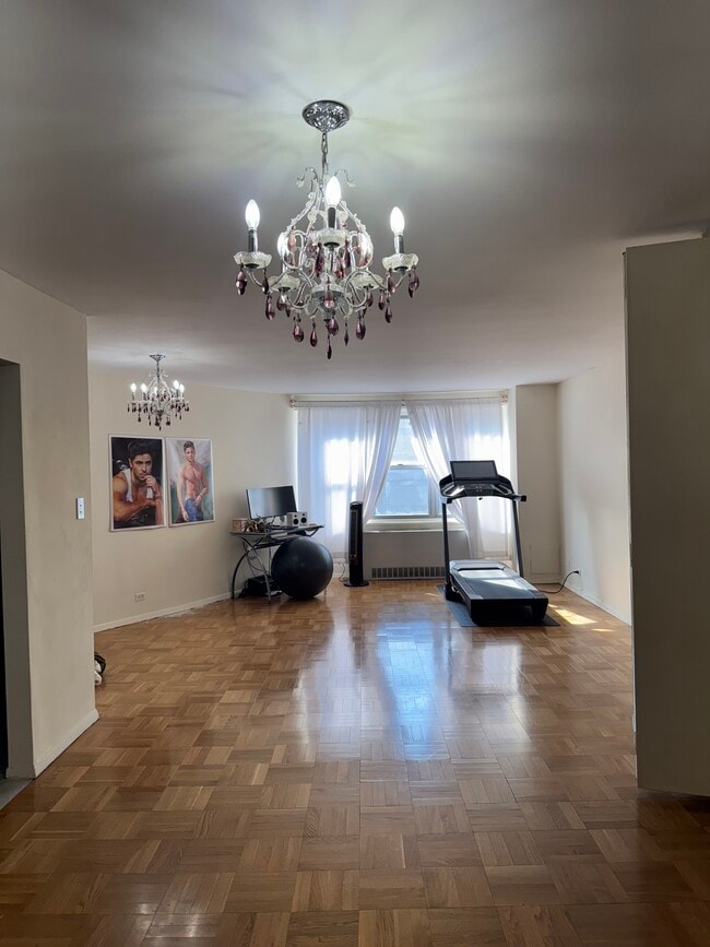 12510 Queens Blvd in Kew Gardens, NY - Building Photo - Building Photo