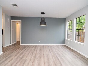 1200 Hyridge St in Round Rock, TX - Building Photo - Building Photo