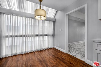 125 N Gale Dr in Beverly Hills, CA - Building Photo - Building Photo