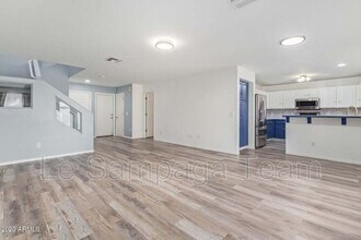 1082 E Lakeview Dr in San Tan Valley, AZ - Building Photo - Building Photo