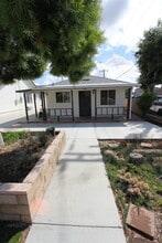 4302 Muscatel Ave in Rosemead, CA - Foto de edificio - Building Photo