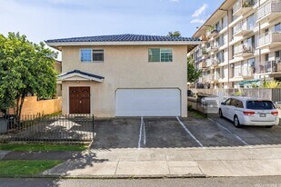 1446 Liholiho St, Unit B in Honolulu, HI - Building Photo