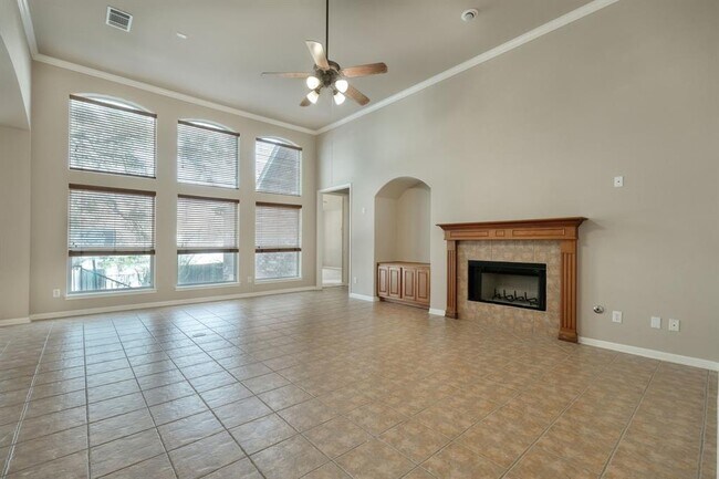 15800 Double Eagle Dr in Austin, TX - Building Photo - Building Photo