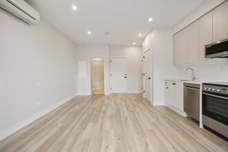 45497 Campus Dr in Chilliwack, BC - Building Photo - Building Photo