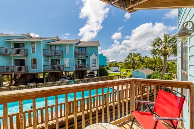700 W Beach Blvd in Gulf Shores, AL - Foto de edificio - Building Photo