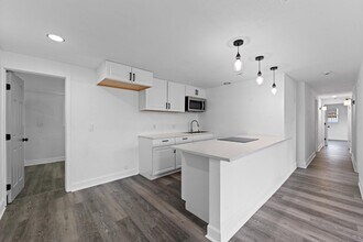 9604 N 18th St in Tampa, FL - Building Photo - Building Photo