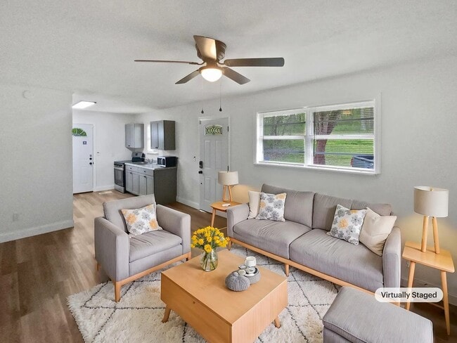 1219 Crest Dr SE in Cleveland, TN - Foto de edificio - Building Photo