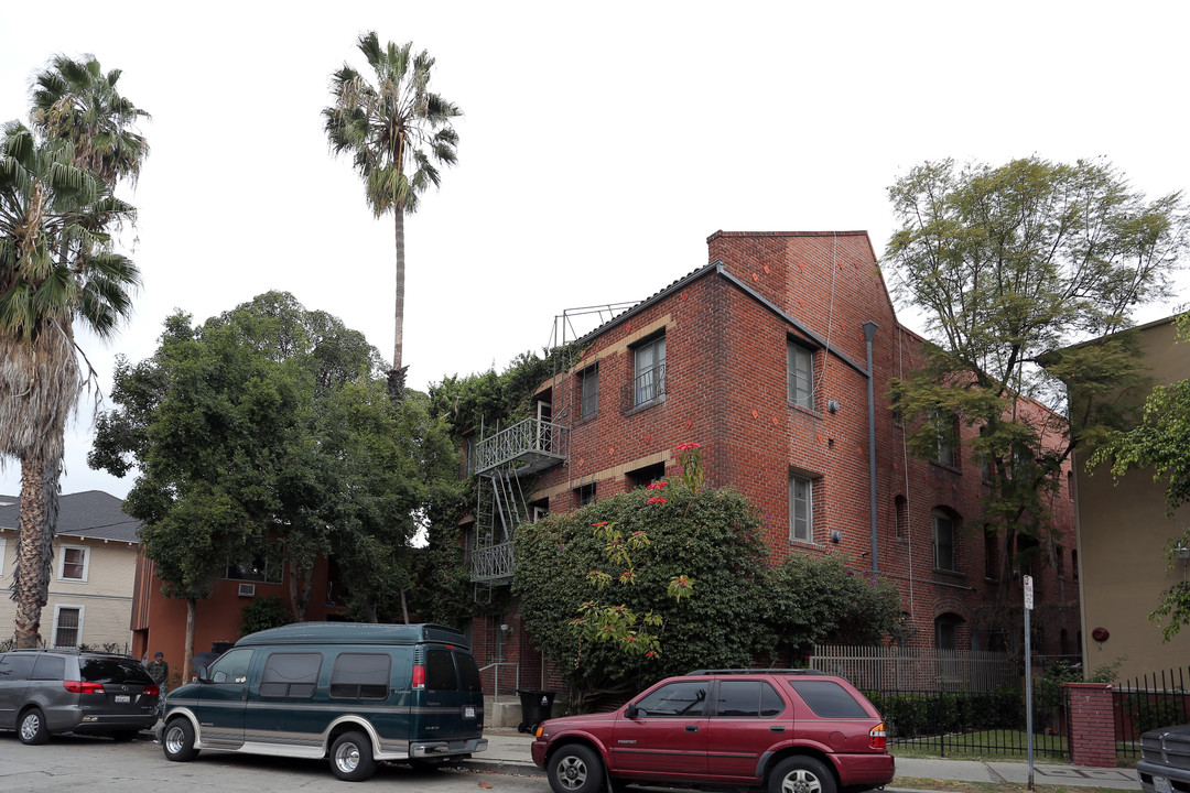 2325 Ocean View Ave in Los Angeles, CA - Foto de edificio