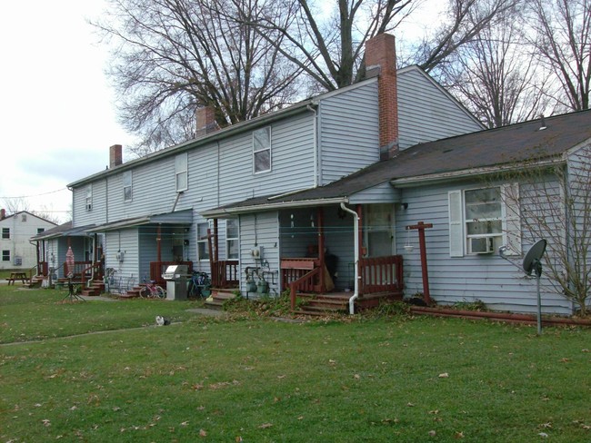 9515 Community Rd in Windham, OH - Building Photo - Building Photo