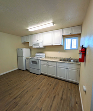 Pioneer Apartments in Albuquerque, NM - Building Photo - Interior Photo