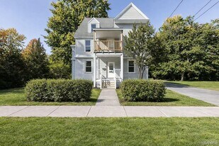 326 Holland St in Syracuse, NY - Building Photo