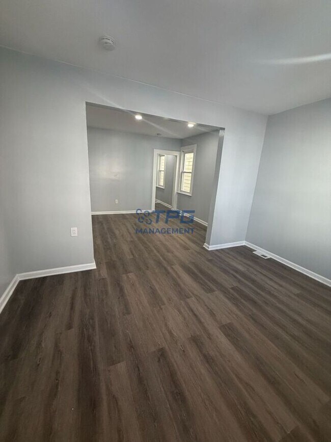 134 Dewey St-Unit -1 in Newark, NJ - Foto de edificio - Building Photo