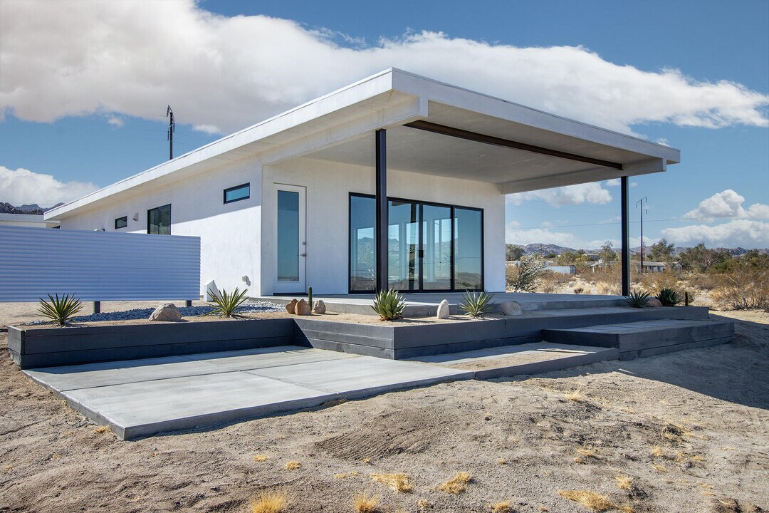 66050 Cottonwood Dr in Joshua Tree, CA - Foto de edificio