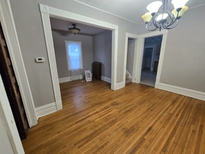 994 Reaney Ave E in St. Paul, MN - Foto de edificio - Building Photo