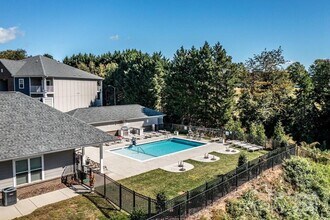 2778 2nd St NE, Unit The Pinnacle in Hickory, NC - Building Photo - Building Photo