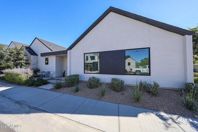 6329 N 10th Dr in Phoenix, AZ - Building Photo - Building Photo